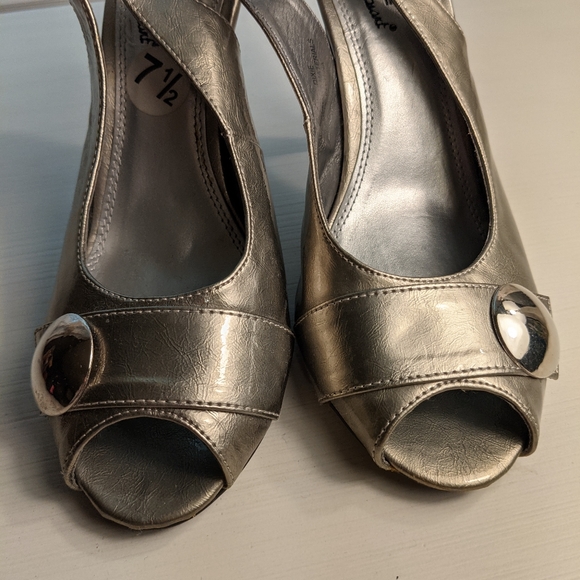 Madeline Stuart Sling-Back Peep-Toe Heels - Picture 4 of 6